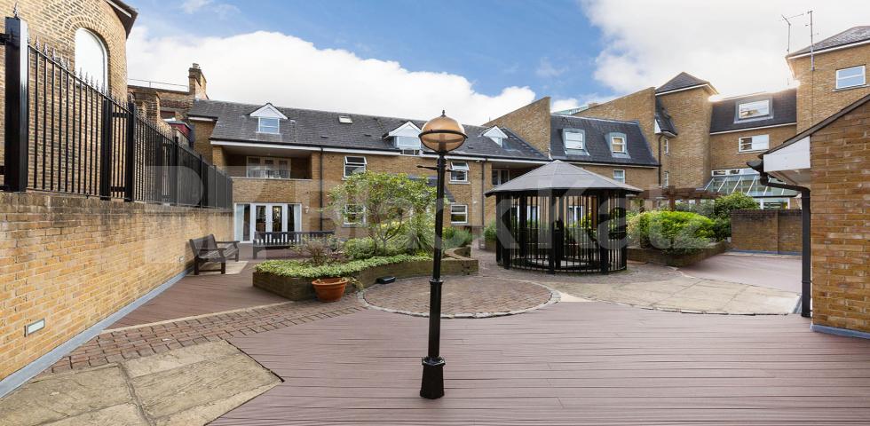 			1 Bedroom, 1 bath, 1 reception Apartment			 Ensign Street E1, Aldgate / tower Hill